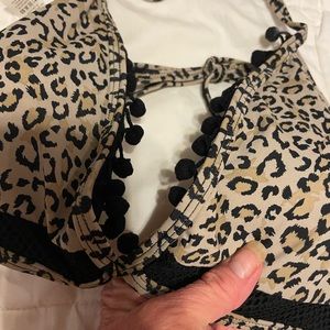 L. Animal print bikini Top NWOT